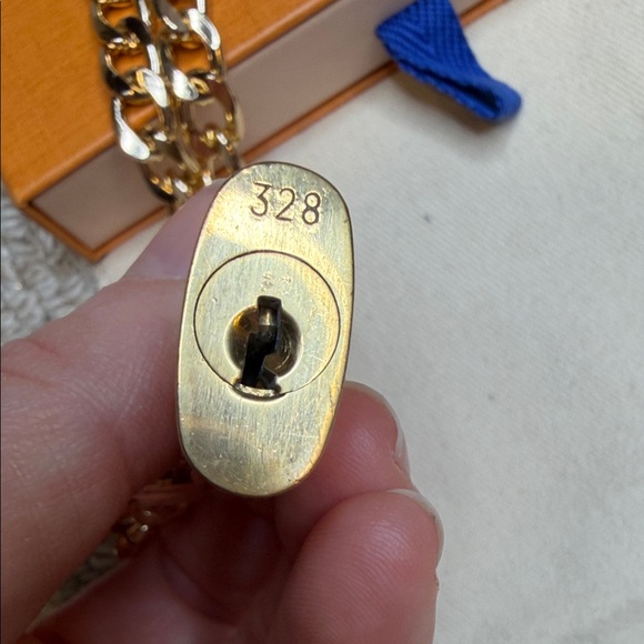 Louis Vuitton Lock and Key #328 with necklace - Picture 5 of 6